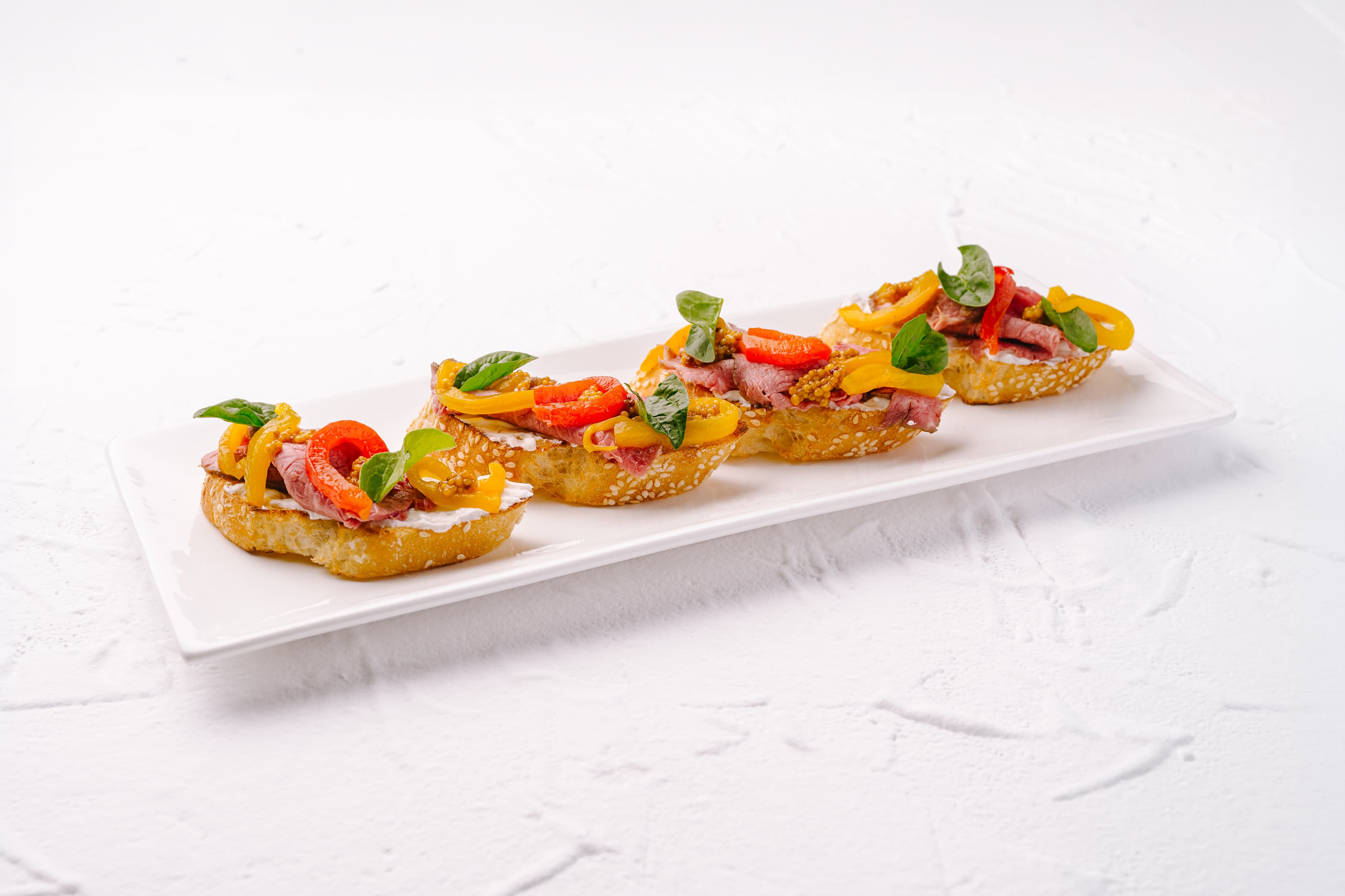 Bruschetta cu roast beef